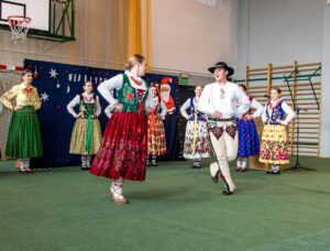 Następne zdjęcie z tańczącymi Jakubem i Alicją.