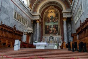 Jeszcze jedno ujęcie ołtarza głównego ostrzyhomskiej bazyliki.